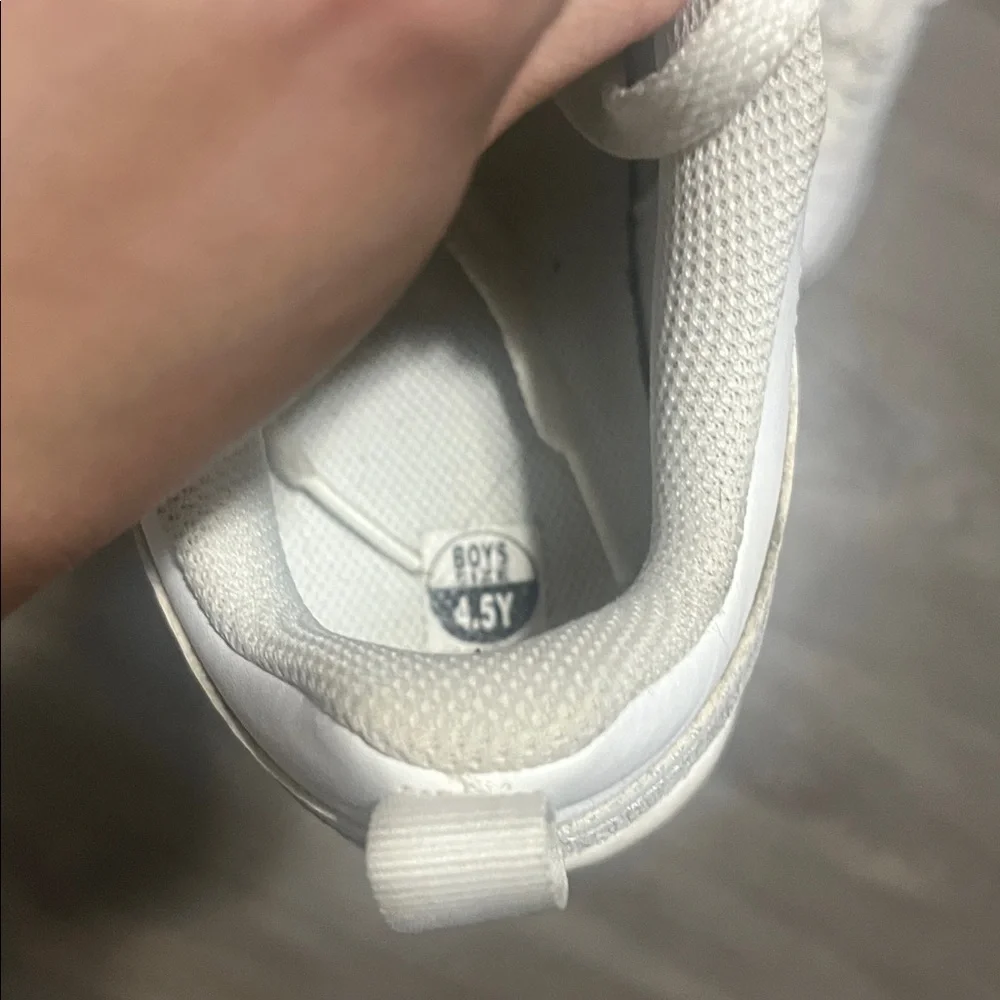 White Nike Sneakers - Picture 6 of 6